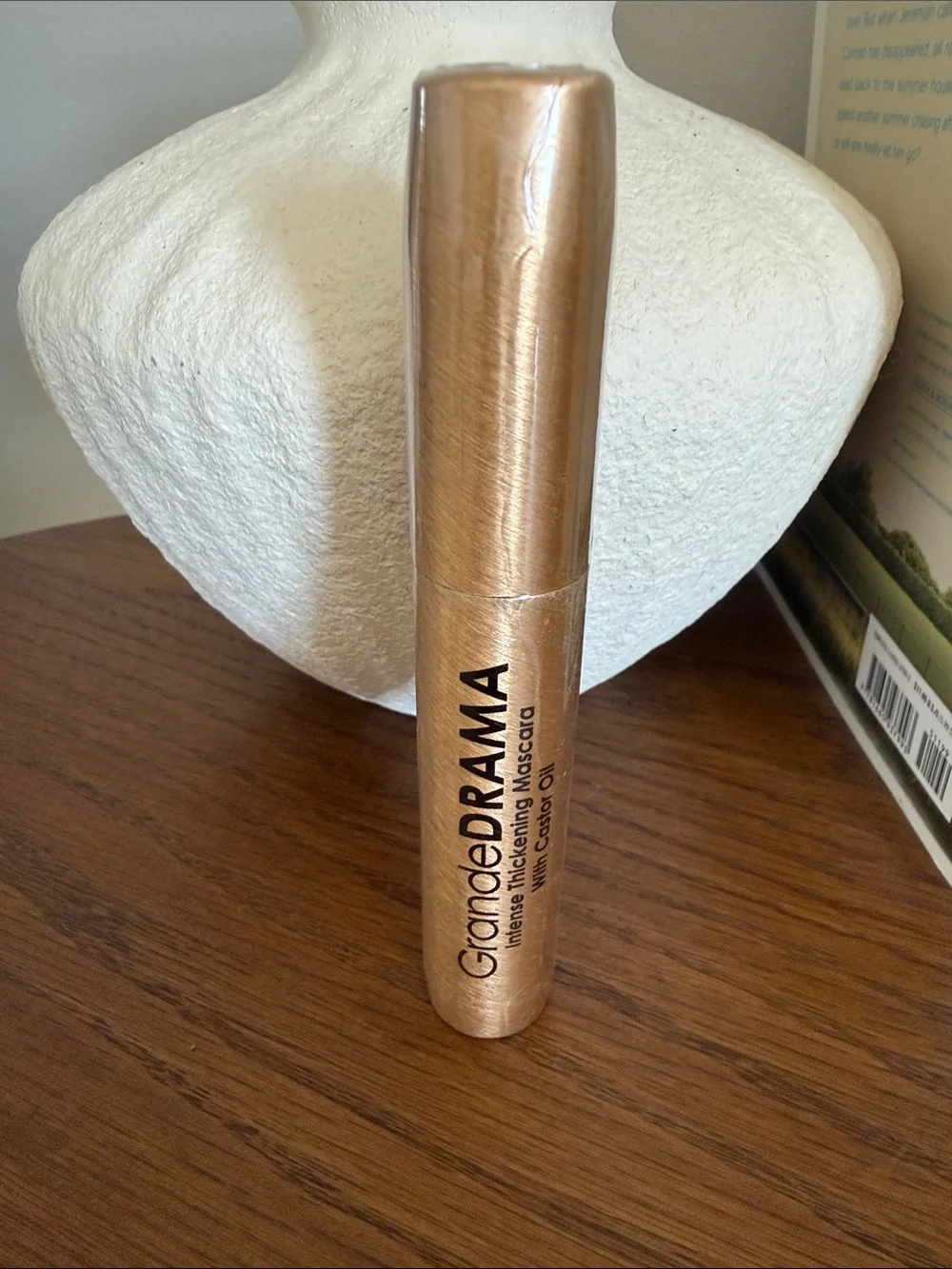 GrandeDRAMA Intense Thickening Mascara — Gold Full- Size